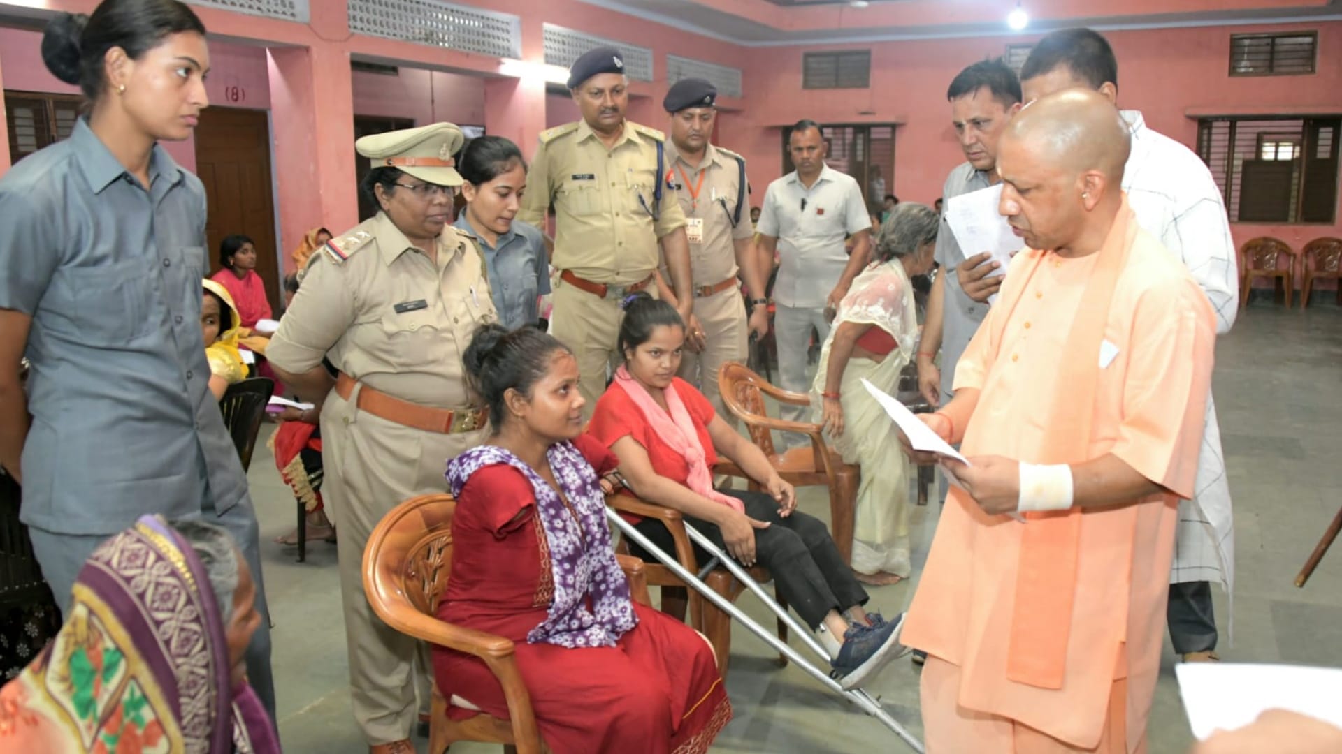 CM Yogi Adityanath listened to complaint in janata Darbar