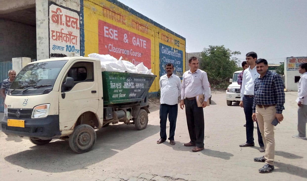 Chief Minister Flying Squad raided and recovered 2280 kg polythene from the warehouse, fined