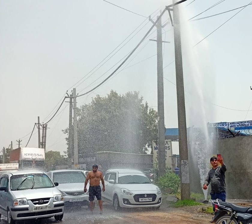 Drinking water wasted for nine hours due to leaking of valve of Reneewell
