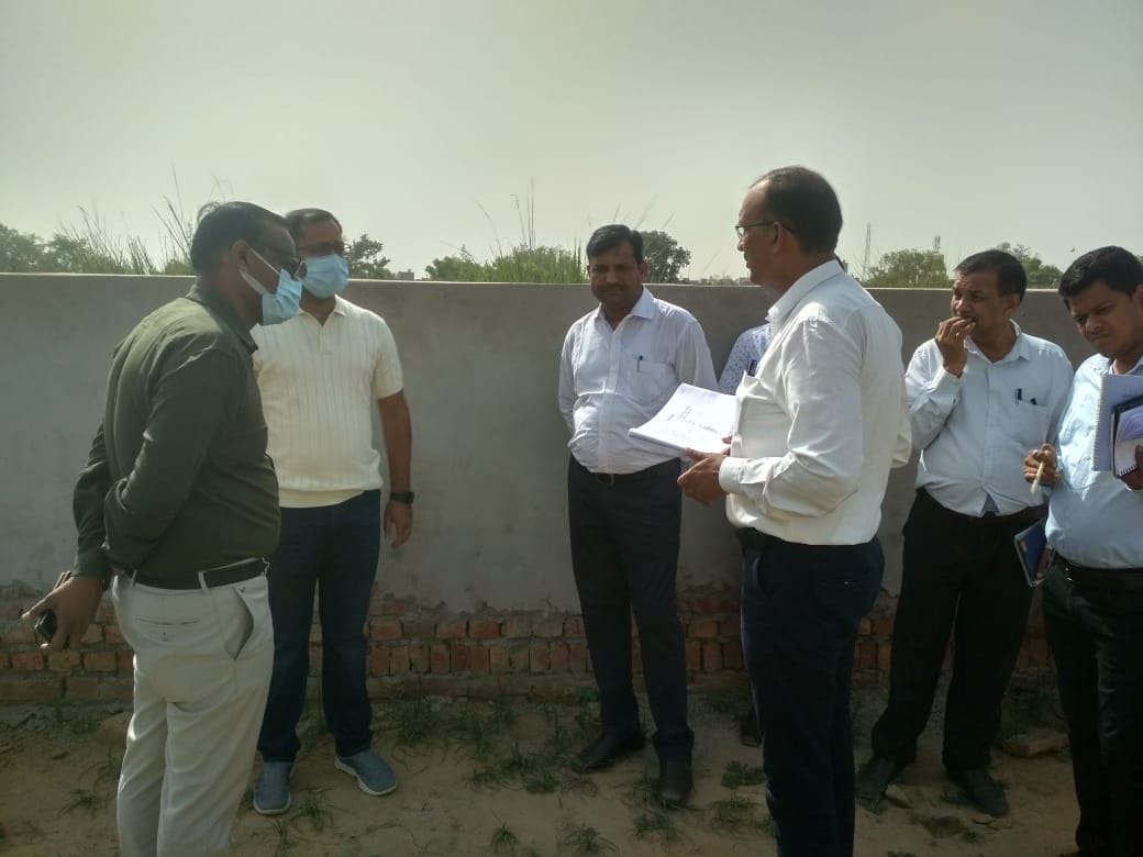 Hathras: DM expressed displeasure over not getting the cleanliness system right