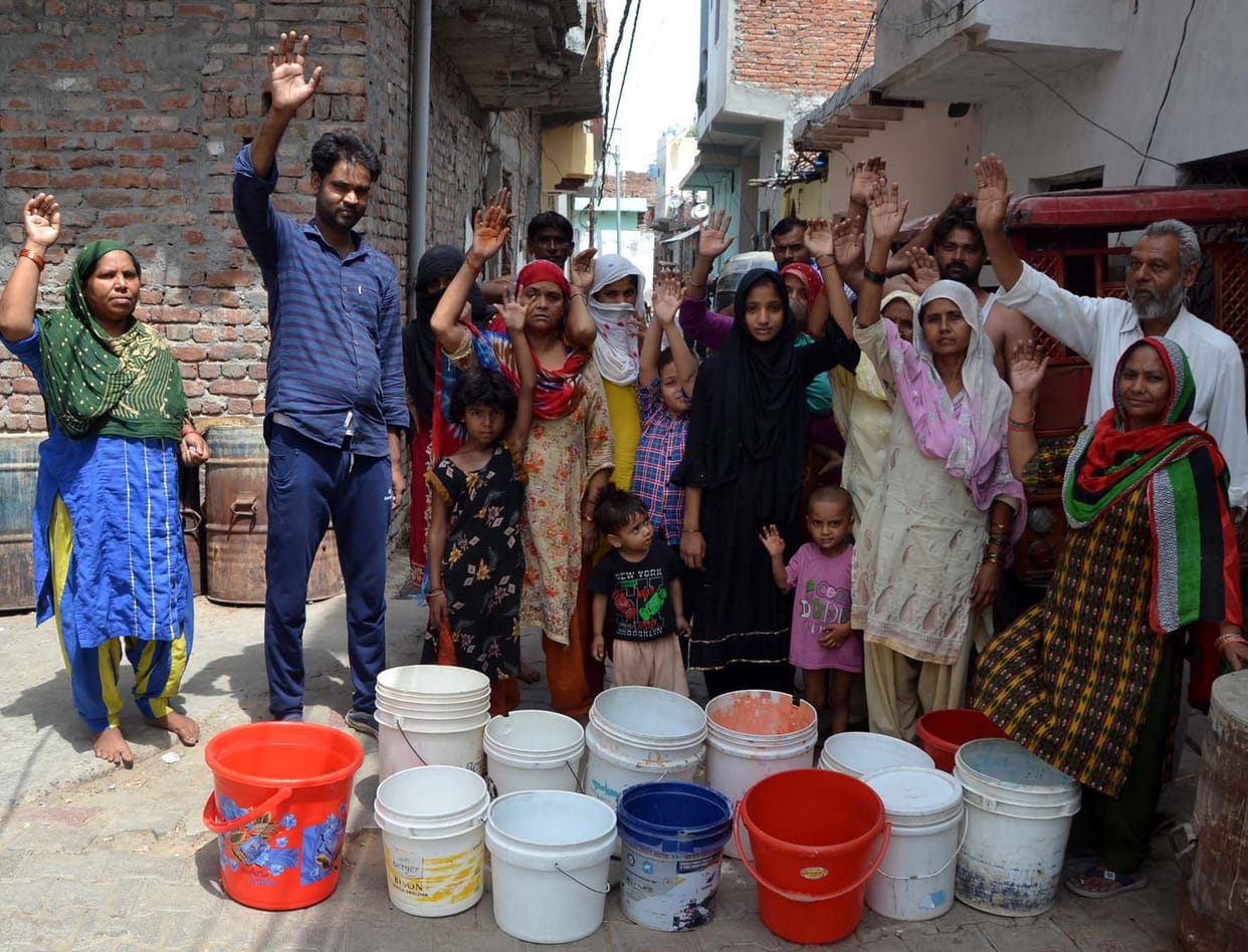 Aligarh: Taps have been dry for a week, dirty water used to come earlier
