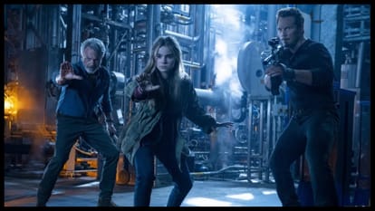 Jurassic World Dominion Movie Review and Rating in Hindi Chris Pratt   Bryce Dallas Howard News in Hindi
