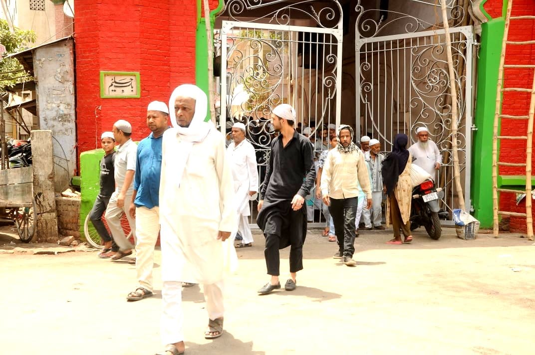 Administration on high alert amid Friday prayers in Uttar Pradesh, police returned Muslim League MP who reached Kanpur