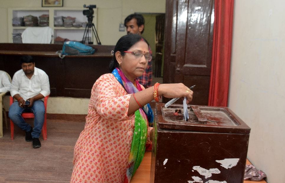 The fate of the candidates closed in the ballot boxes, 262 voted
