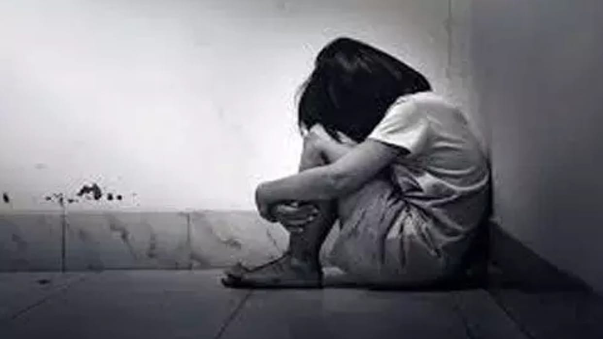 In Jodhpur, students raped their girlfriend after taking her lover hostage