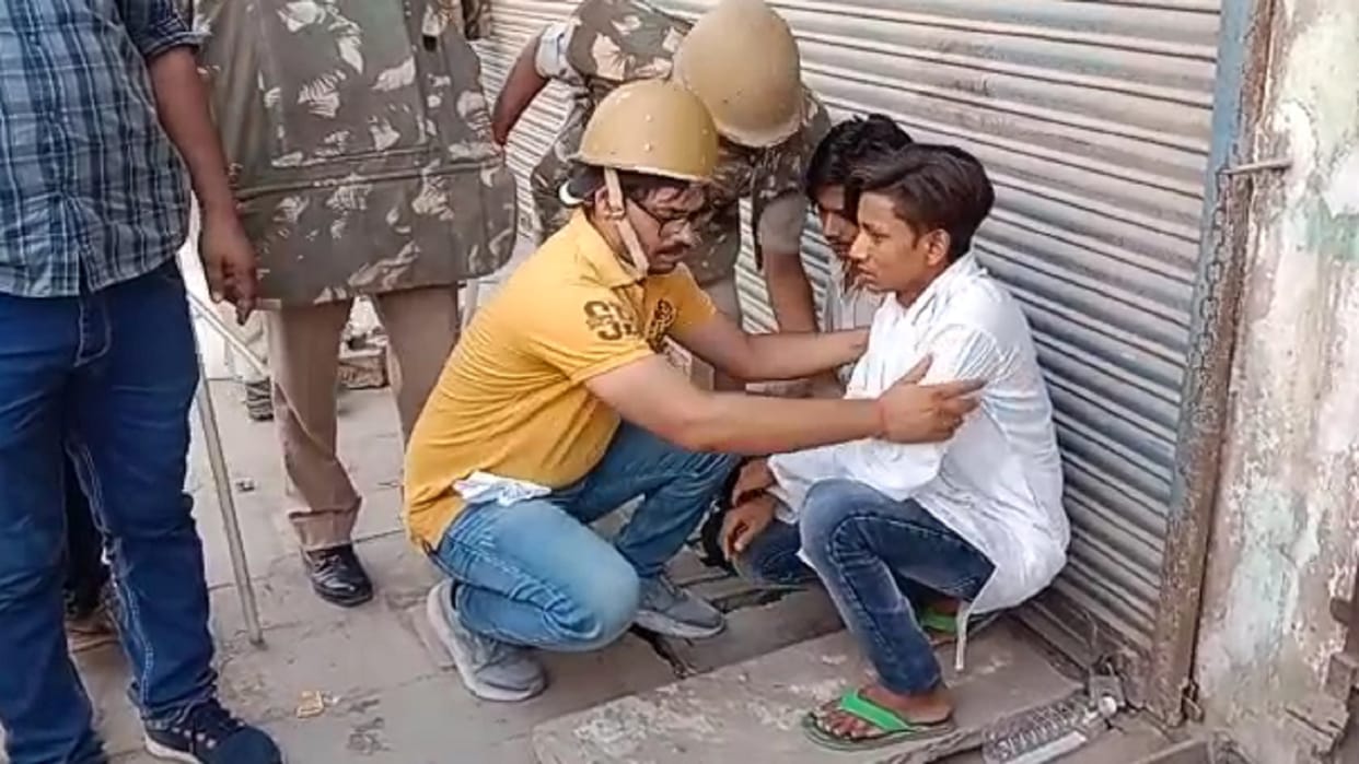 Prayagraj violence Stone pelting done under the guise of children and teenagers, police vehicles burnt