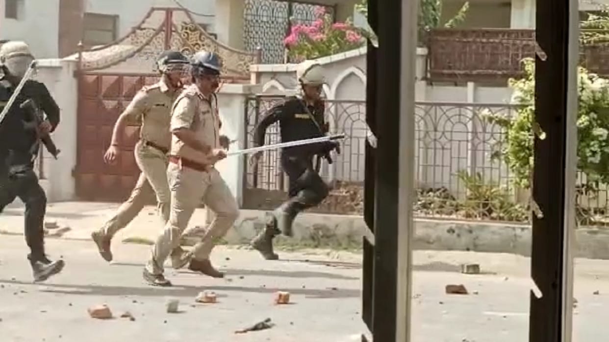 Prayagraj violence: Stone pelting on police force, IG saved his life by running, see photos