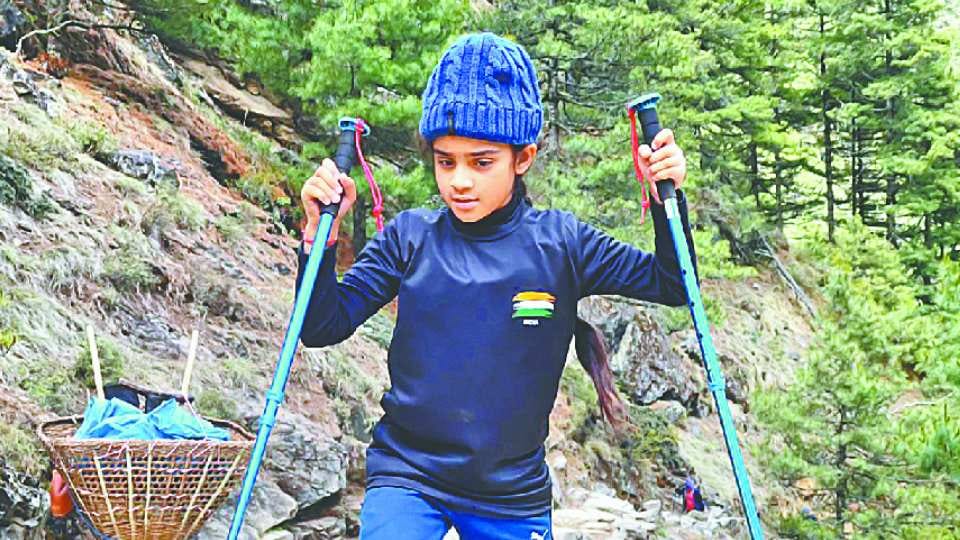 Seven year old Saanvi Sood made a record to reached at base camp of Mount Everest