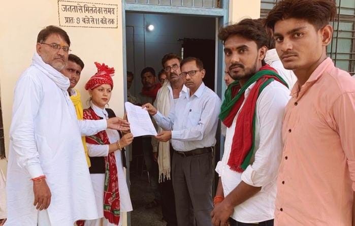 Samajwadi Party Dalit Sena Mahila Sabha gave a memorandum