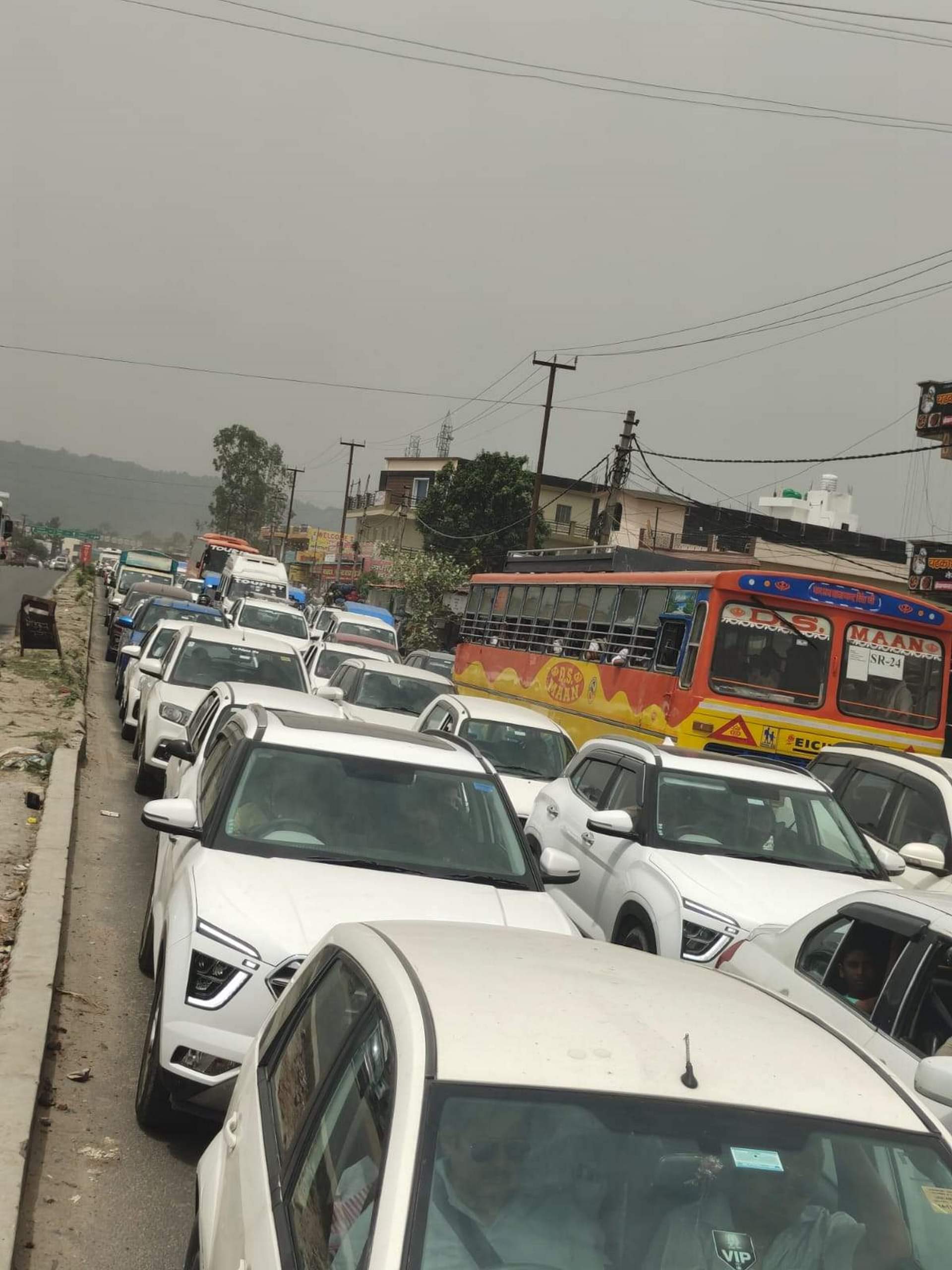 traffic jam took the life of patient, auto driver dropped the sick on the roadside, See Photos