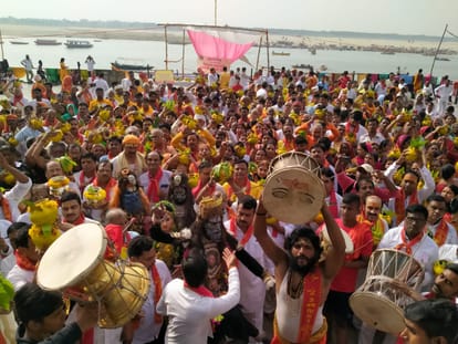Nirjala Ekadashi 2022  unique colour seen in kashi 1008 urns of Ganga jal offered to Baba Vishwanath