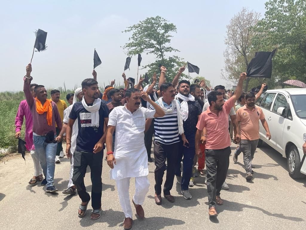 Protest against MLA Rakesh Singha in Gagret, atmosphere heated up