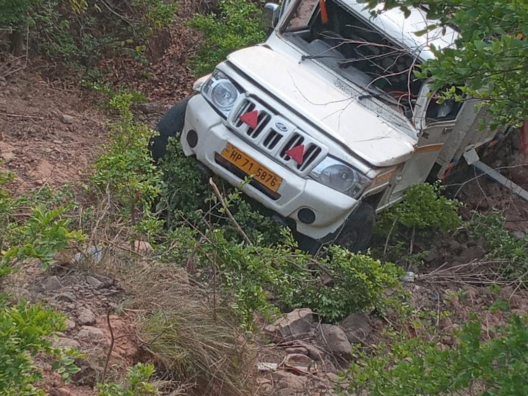 one died and 18 people injured in  jeep accident in sainwalakolawala sirmaur