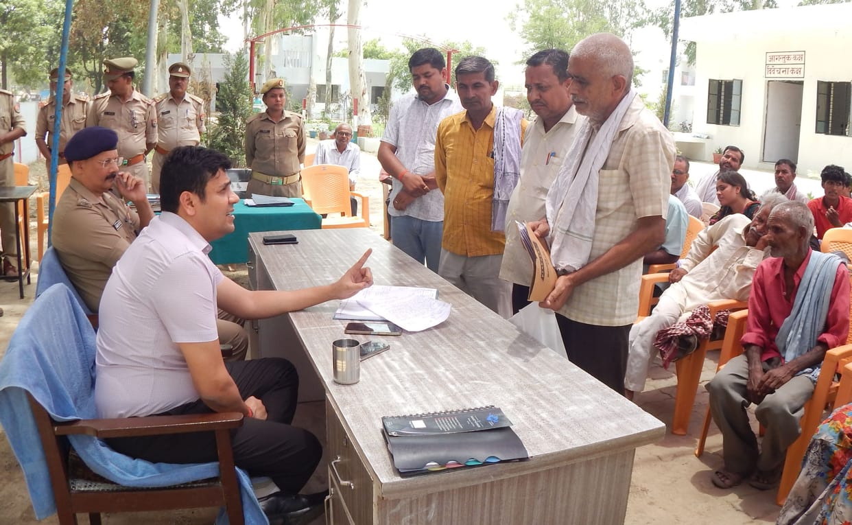 hardoi news,Land not freed from possession, removed the lekhpal, notice to two