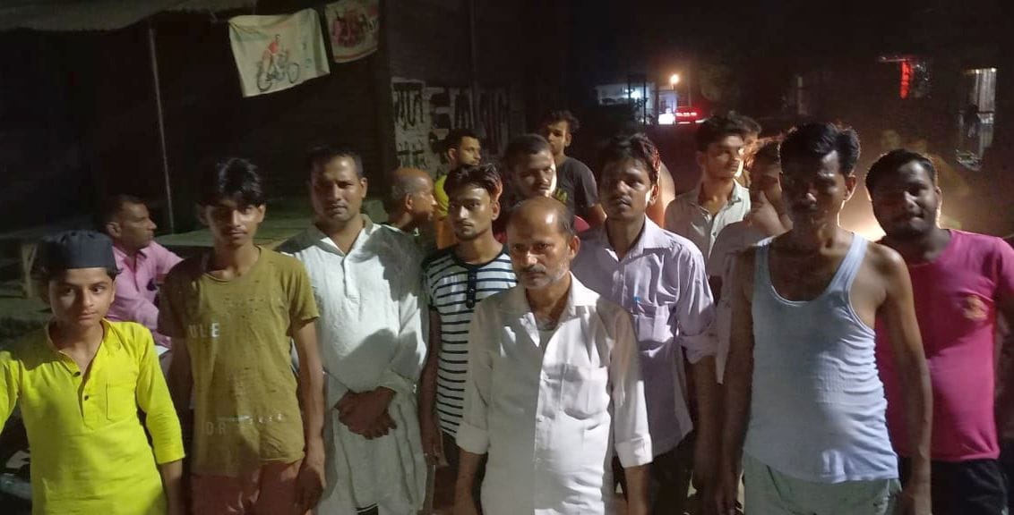 hardoi news,Angry consumers created ruckus due to power cut