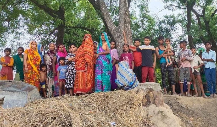 hardoi news,Teenager drowns while taking bath in Garra river