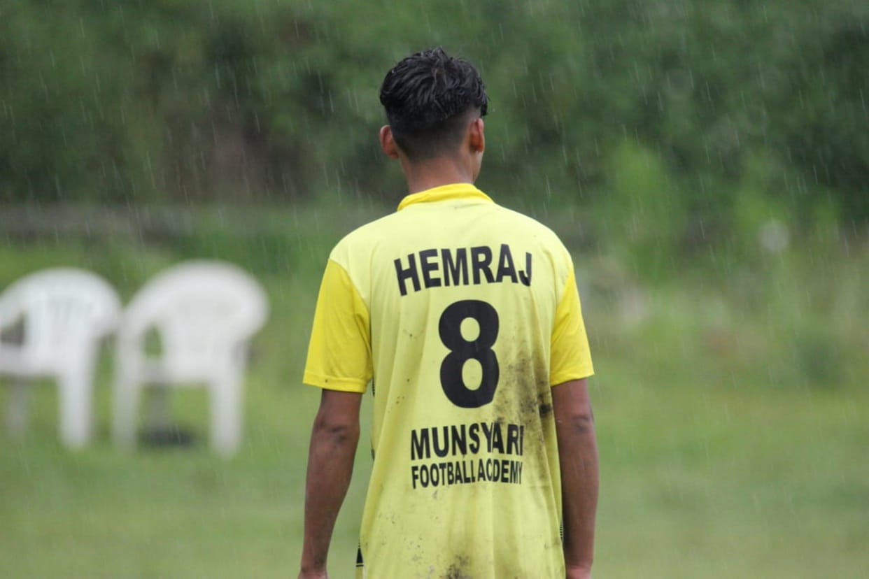 Young football player hemraj johari video viral, Cm Pushkar singh dhami praises, Pithoragarh boy scored with corner kick, See Photos