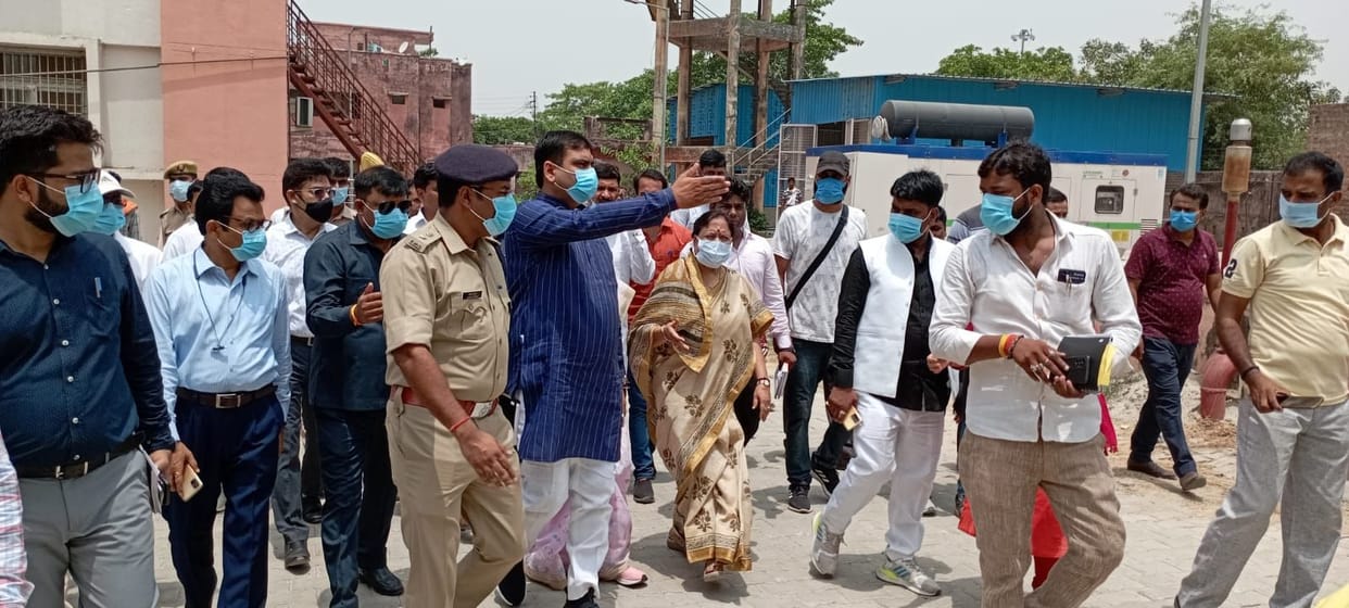 prabhari mantri inspected district hospital