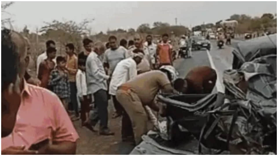 Five killed and two seriously injured in road accident Jhalawar Rajasthan