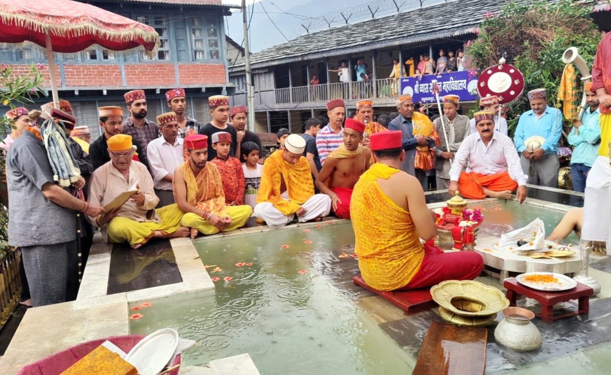 Jal Vihar festival celebrated in Raghunath temple