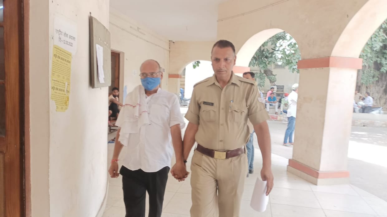 Sanjeev Jeeva's fellow member Peter broke the bail and appeared in the court
