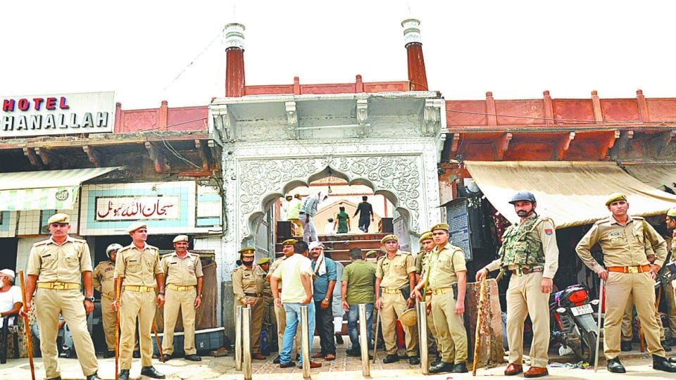 Muslims Jume Ki Namaj offered peacefully in Agra