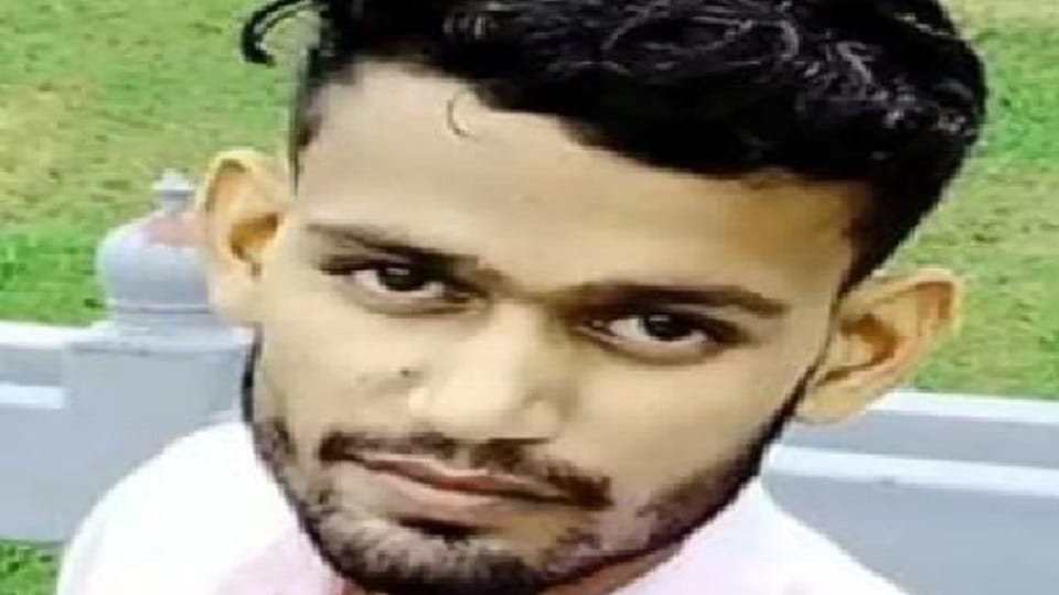 BA student commits suicide on fathers scolding in Pilibhit Bisalpur area