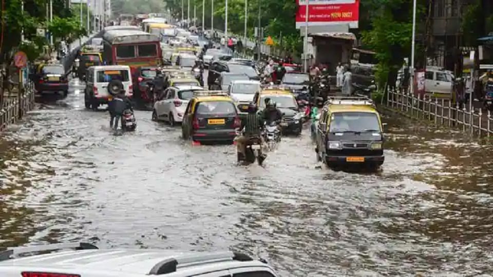 Weather Forecast Today Heavy Rainfall in the Mountains, Havoc in Many States Latest Monsoon Update