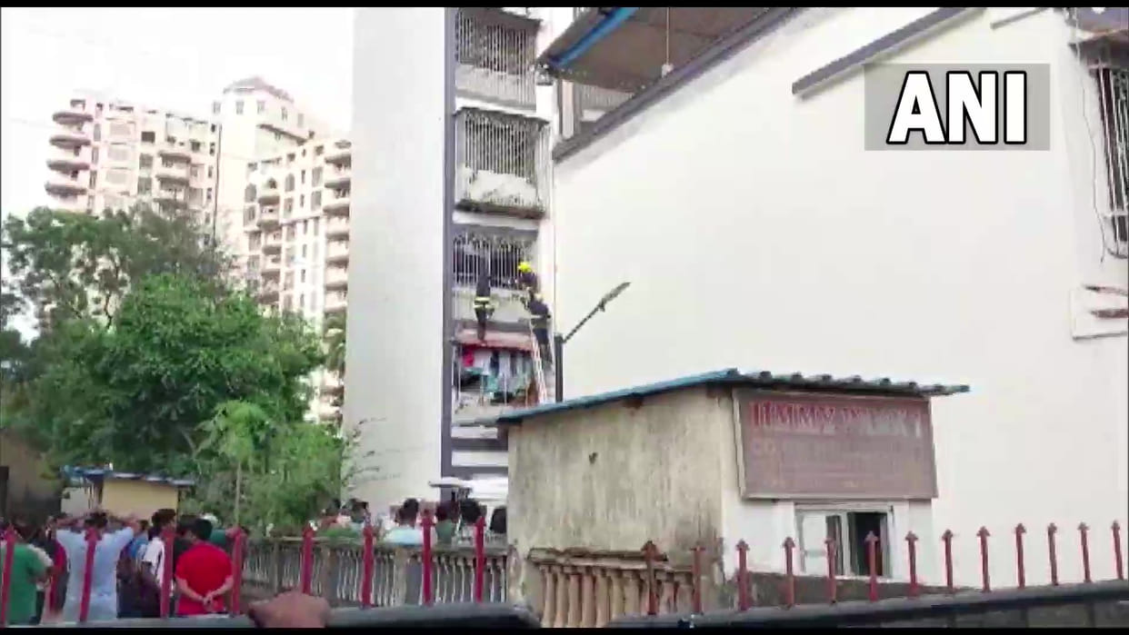 Maharashtra A part of building collapses in Navi Mumbai; rescue operation underway Seven people have been shifted to hospital Municipal Corporation