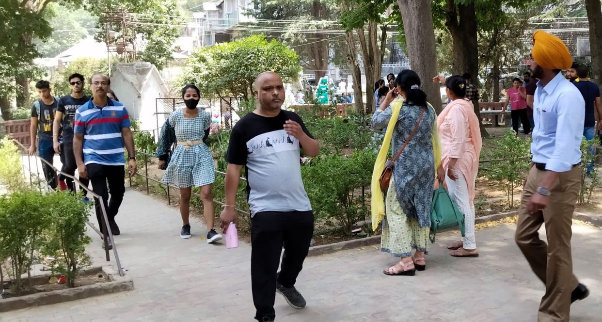 Tourists thronged to Kasauli and Chail in the wake of weekend holidays