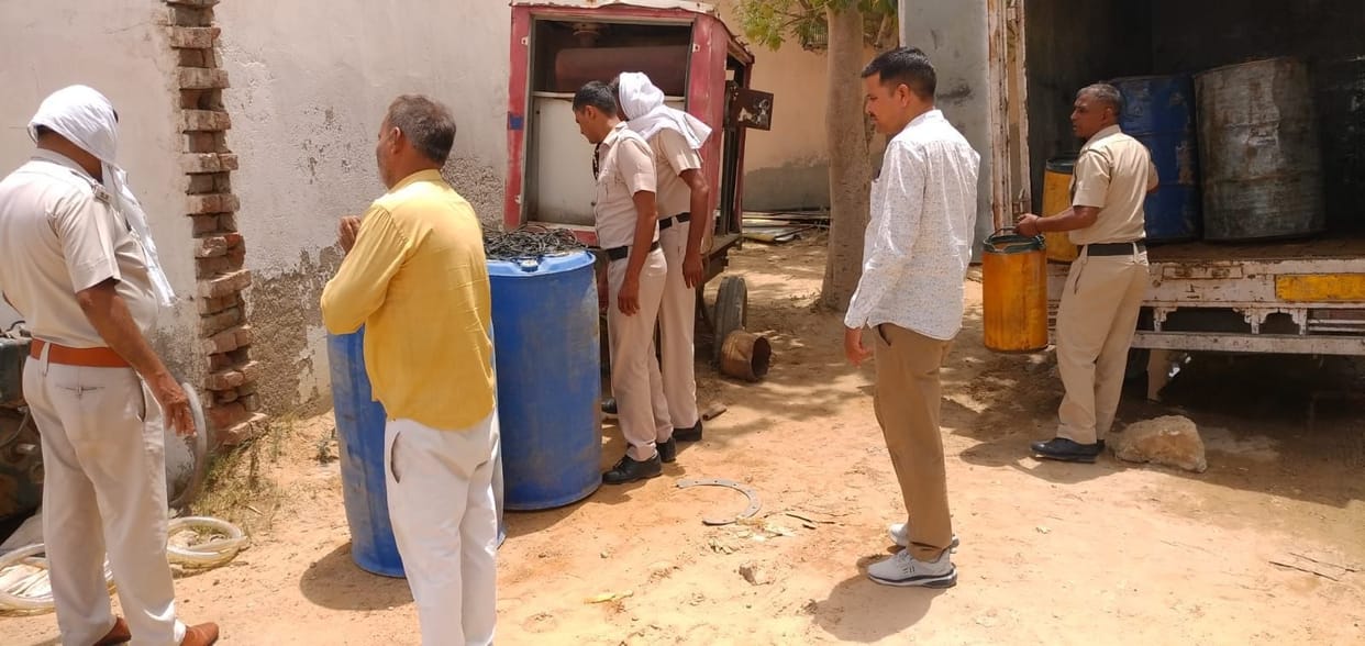 One accused arrested with 800 liters of petrol stolen