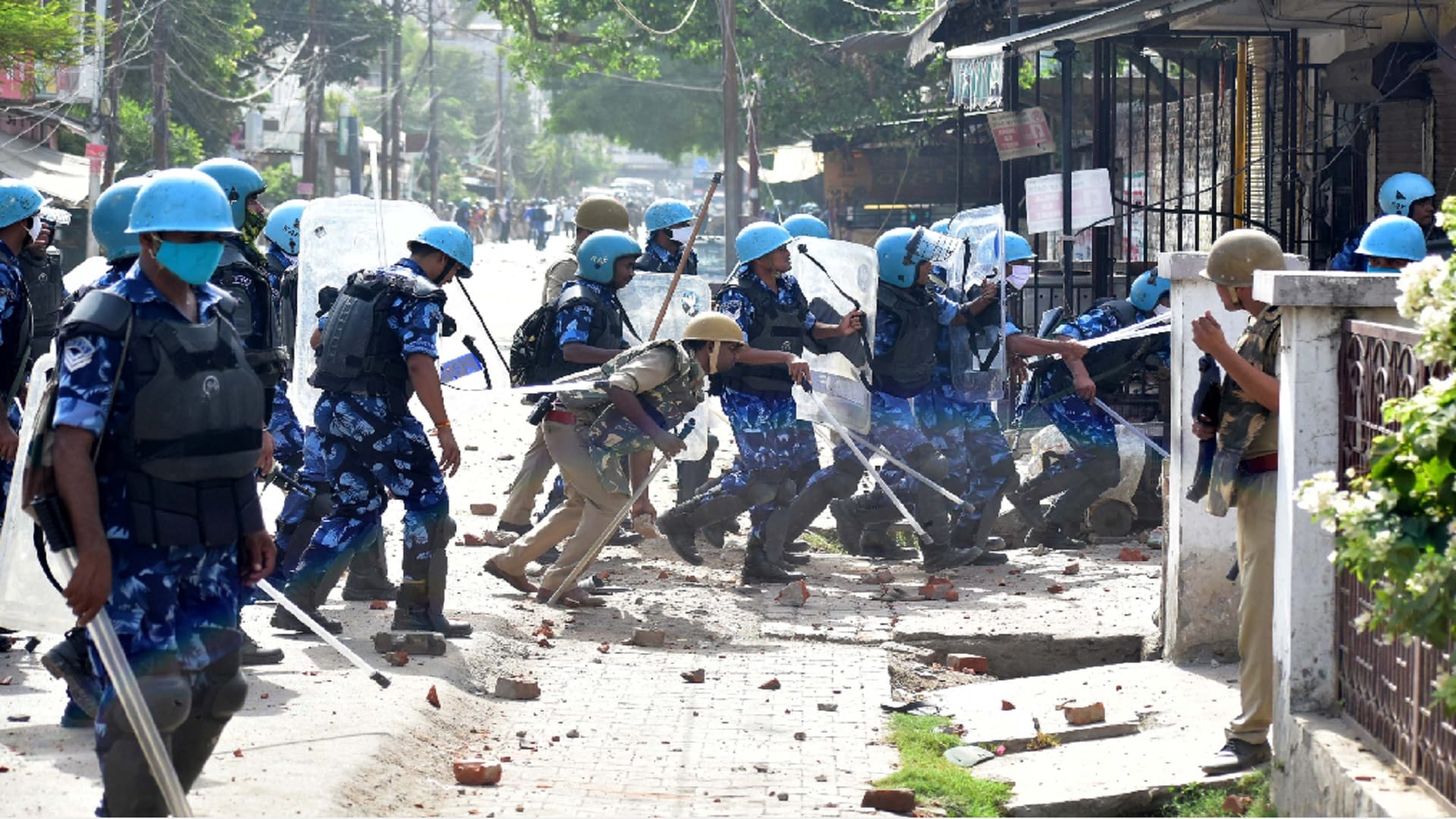 Prayagraj Violence news 300 mobile numbers on the radar, talks continued throughout All night