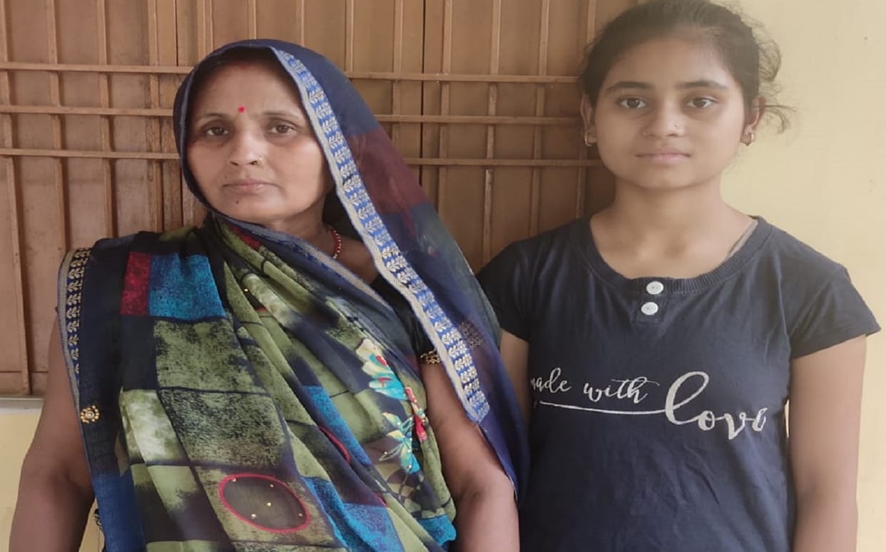 varanasi resident Auto driver daughter priyanka selected for Vidyagyan school