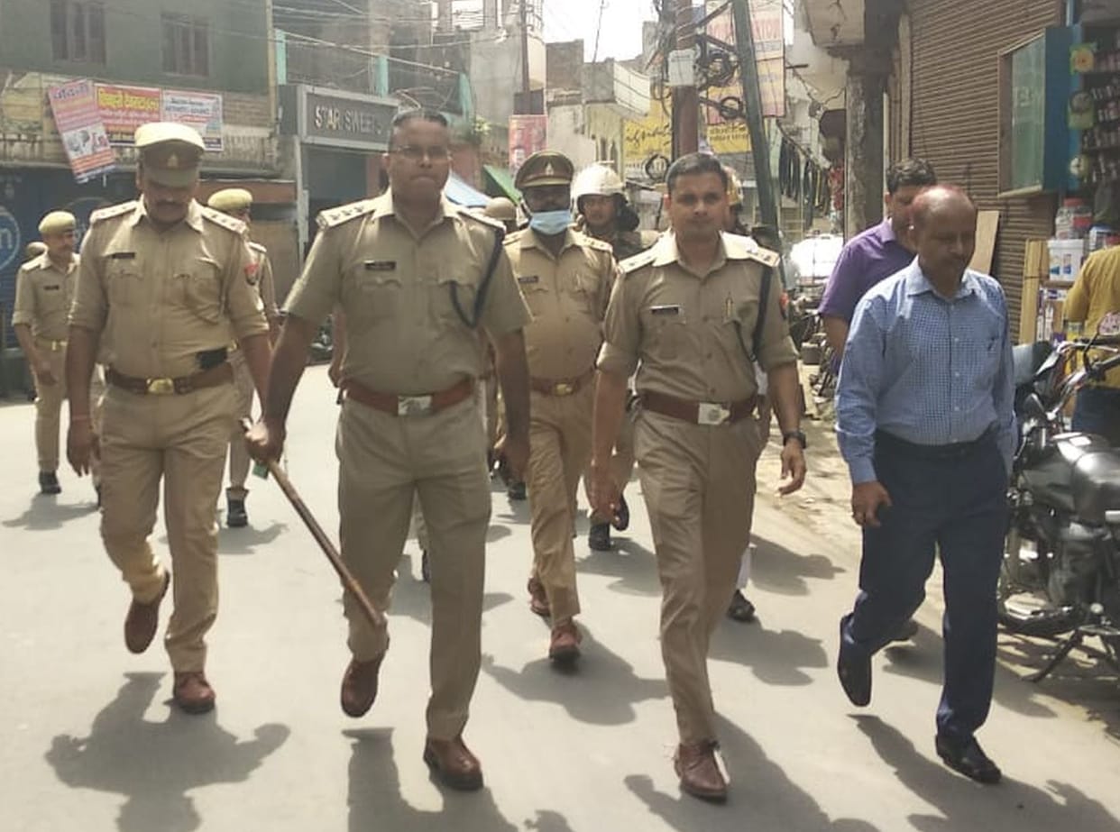 SP,DM,farrukhabad news,sakhti,rootmarch,juma alert administration