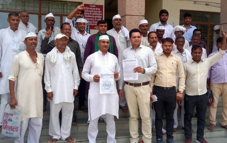 BKU Tomar faction submitted a memorandum to the Tehsildar