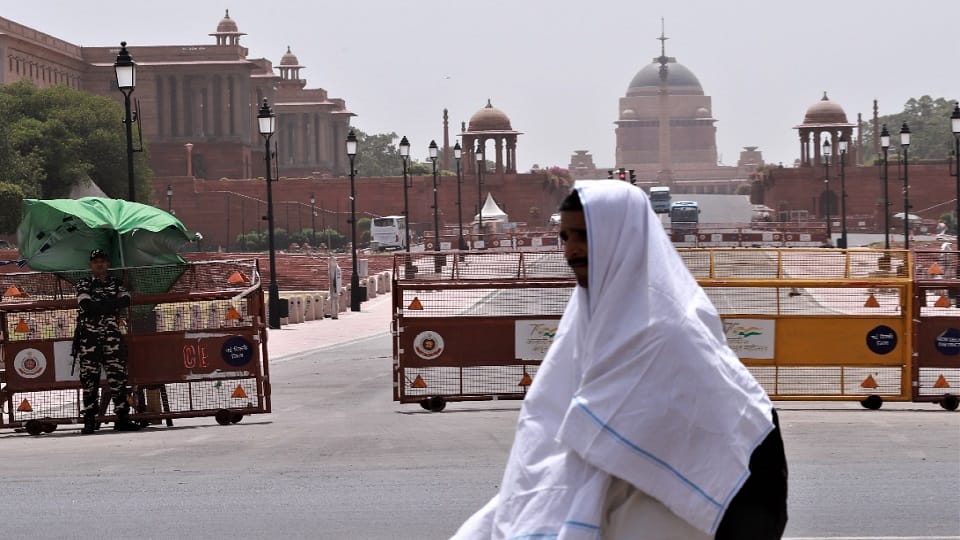 delhi weather forecast tempreture reached 43 degree imd yellow alert issued for monday
