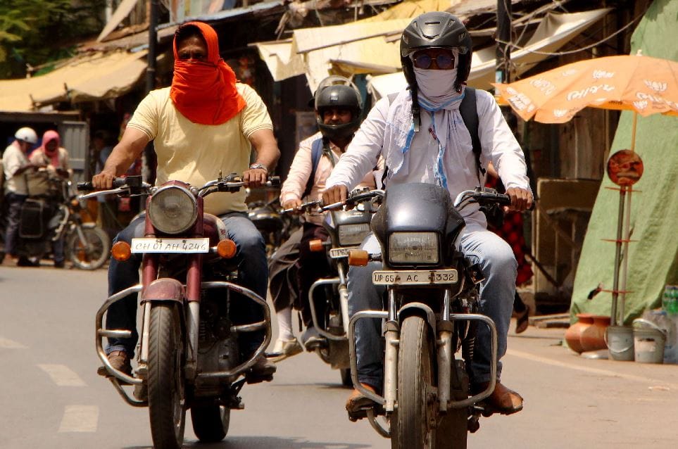 Weather Update scorching heat is not decreasing in Varanasi maximum temperature is six degrees above normal