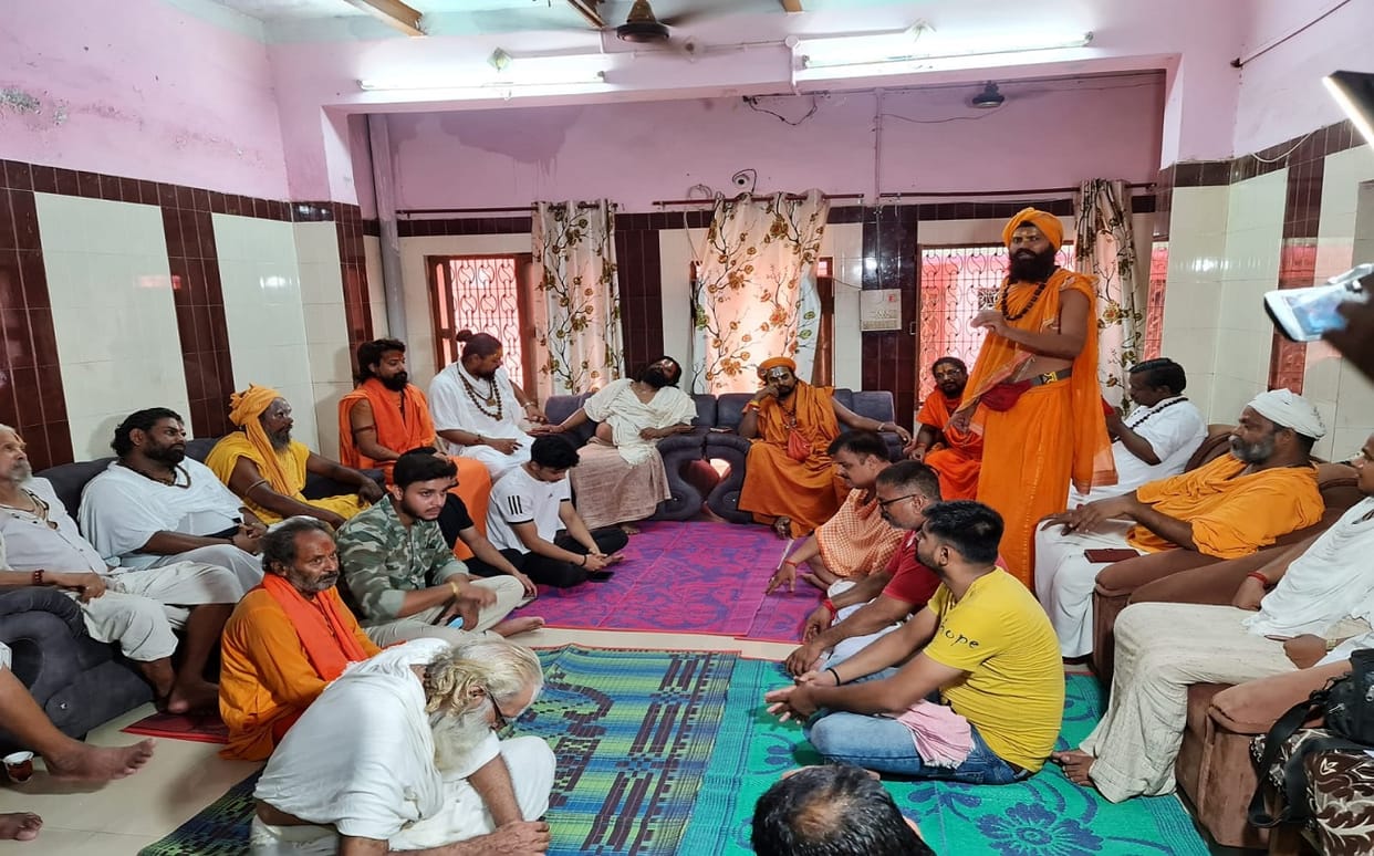 Kashi Dharma Parishad meeting in varanasi Saints said cannot see  country burning demand for strict action against islamic extremist