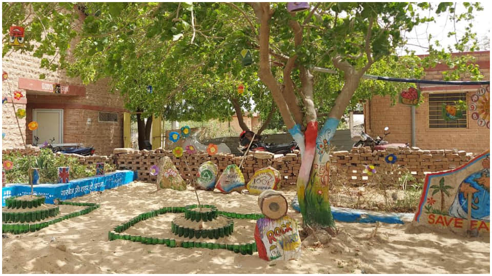 Waste to Wonder Park prepared from waste material spreading awareness through film dialogues Jodhpur Rajasthan 