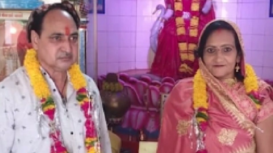 Guna: Suicide note written on the wall of the house was hanged again, husband accused of having an affair with another woman