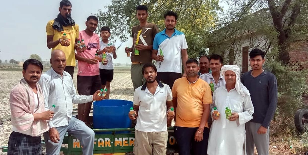 Passers-by were fed water with chhabil