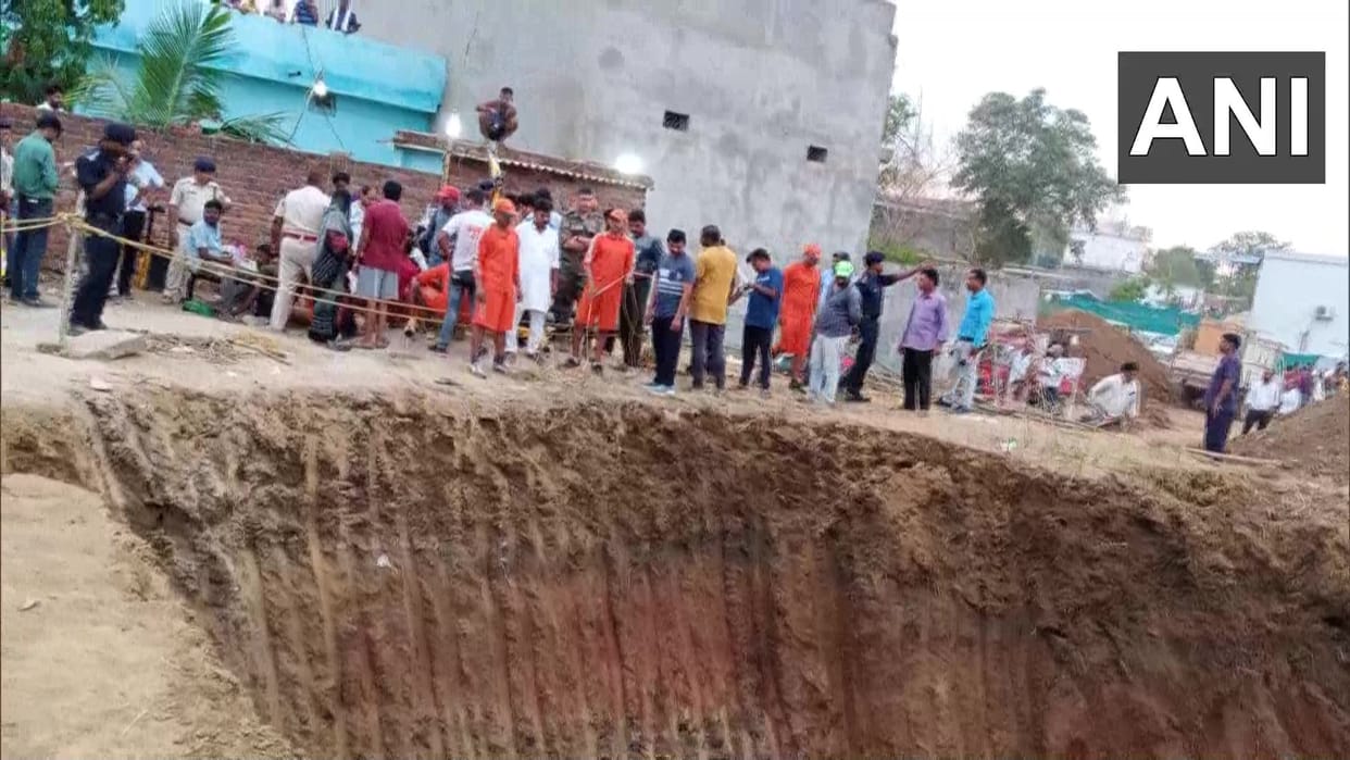 chhattisgarh:  Robot failed to rescue child who fell Friday in borewell of Janjgir, now tunnel is the only support