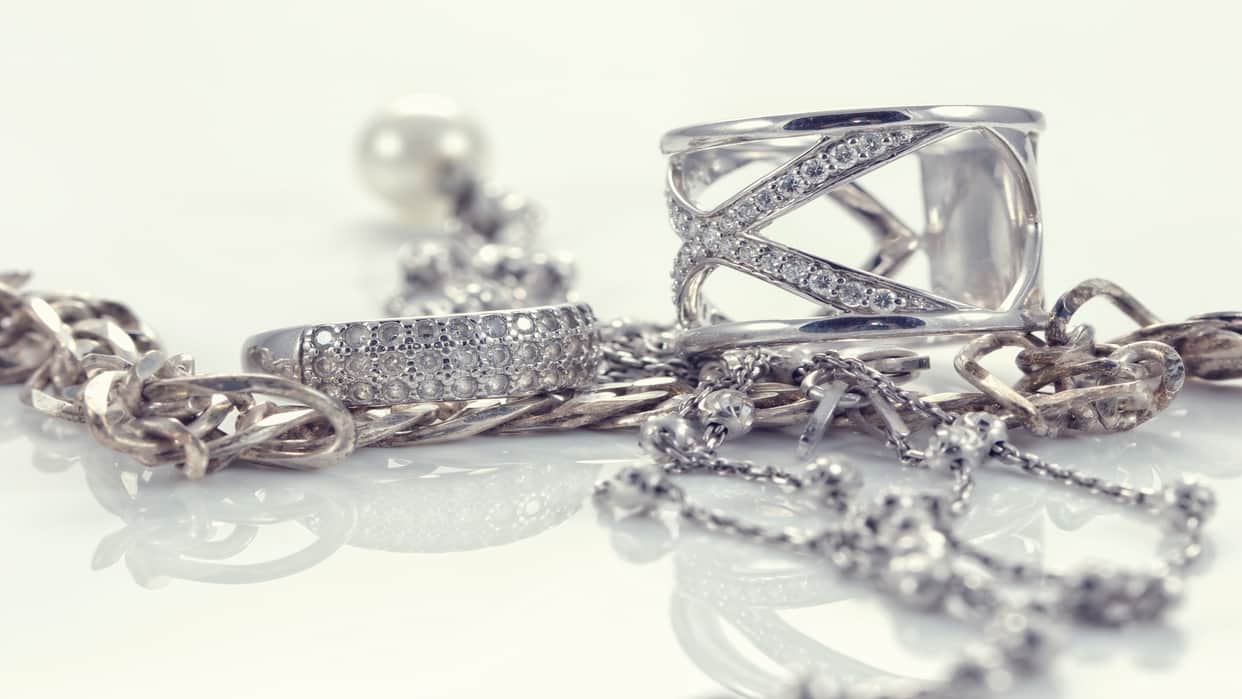 Cleaning Silver Jewelry At Home Tips And Tricks To Polish Silver in hindi