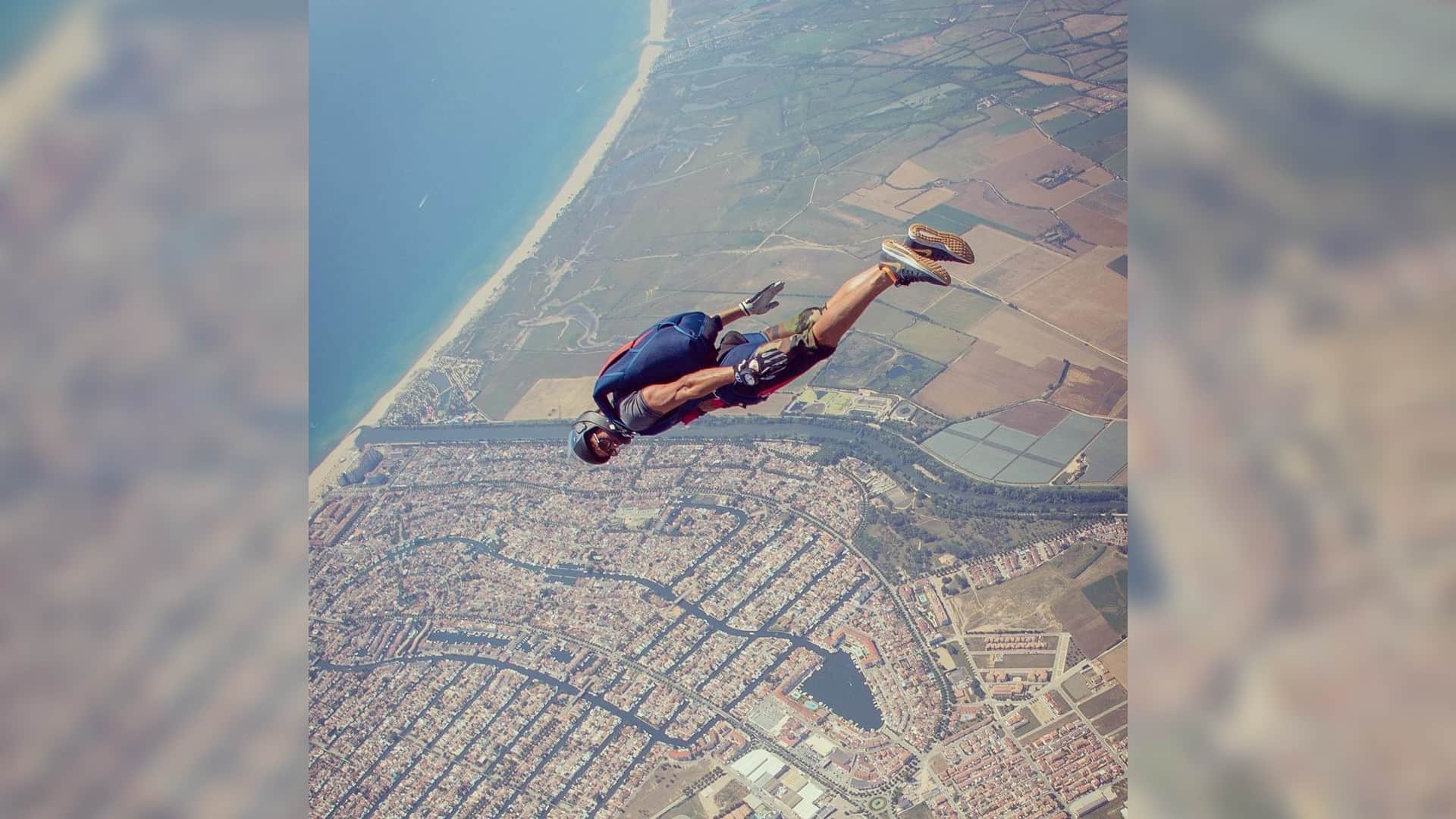 farhan akhtar skydiving in spain and alia bhatt beautiful moments with mother soni razdan today celebrity update in 10 pictures