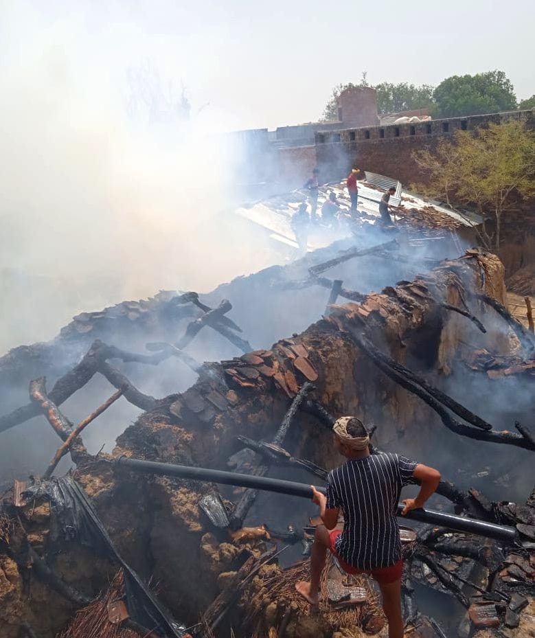 Fire in five houses, household ashes