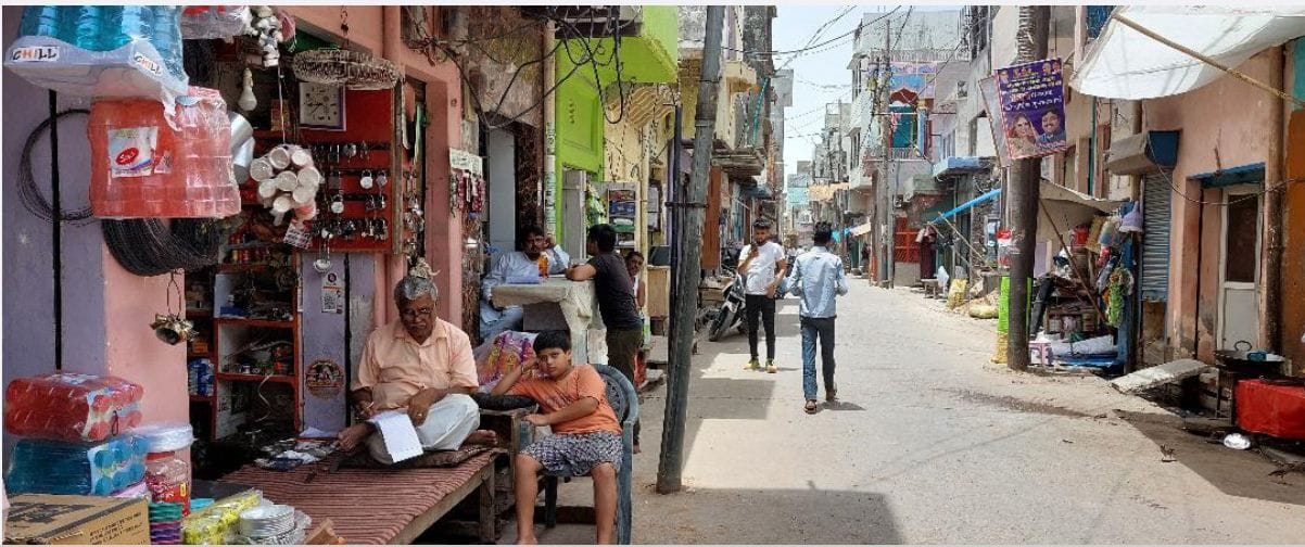 Hathras: Markets open in Purdilnagar but there is less movement