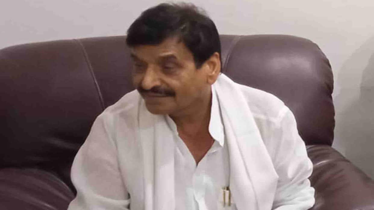 Etawah: Shivpal got angry over the deteriorating power system