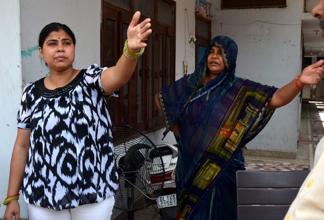 Two women robbed again in Mahavir Park and Janakpuri