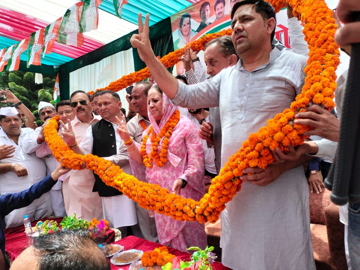 jairam govt.spent crores rupees on primeminister shimla visit-said prathibha singh