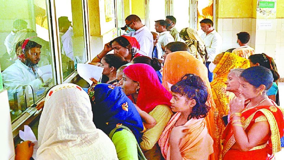 vomiting and diarrhea patients increases due to scorching heat in Agra